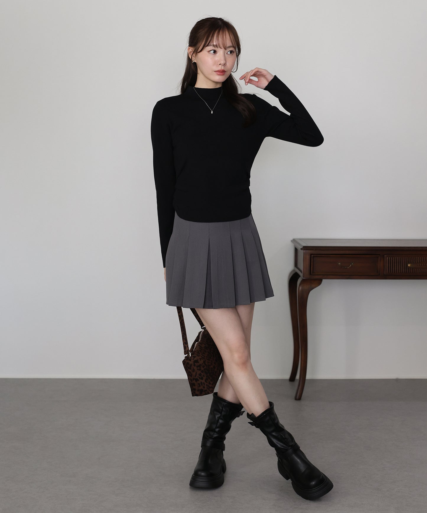 【早割5％OFF】サイドタックハイネックニット