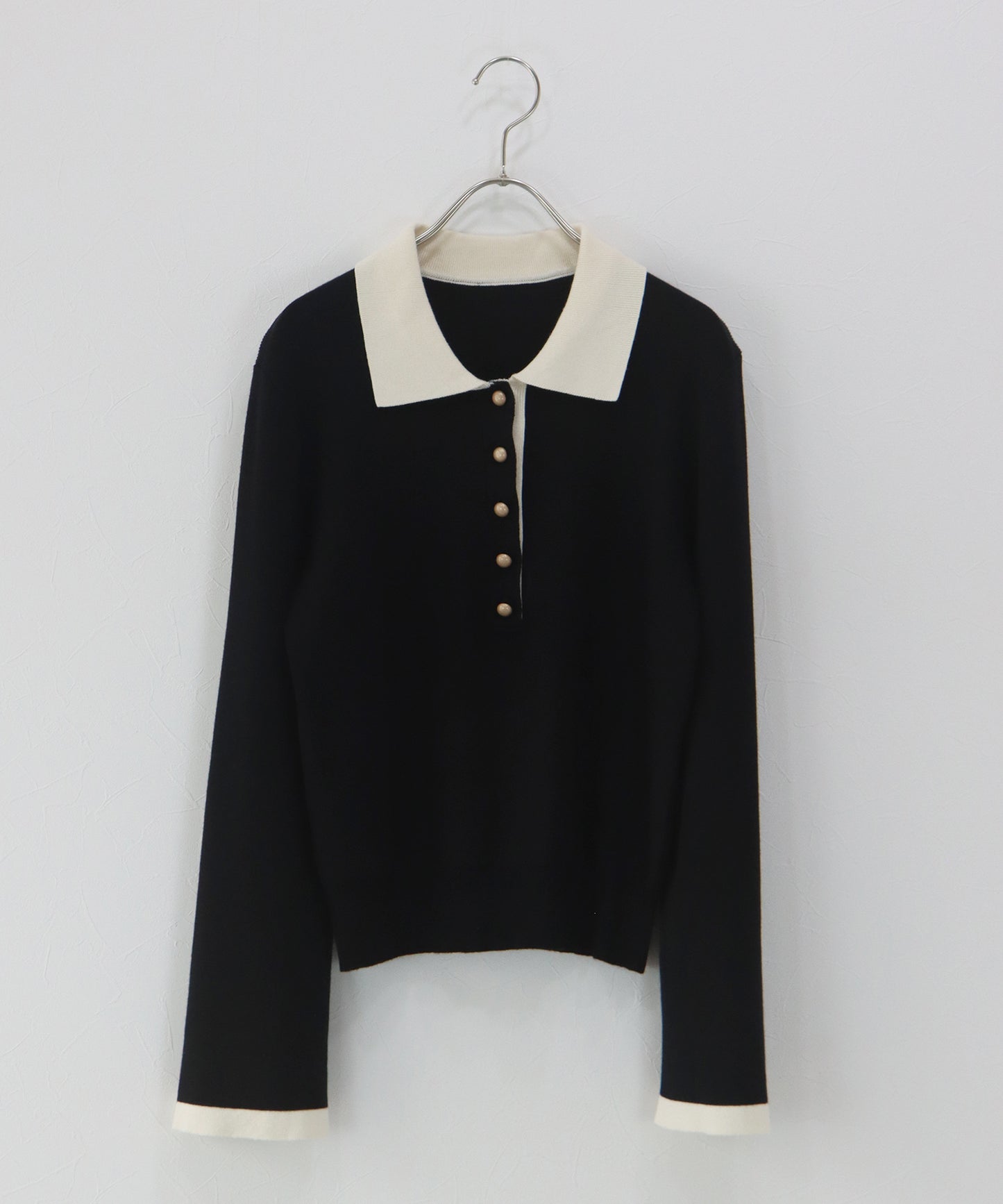 ゴールドボタン配色ポロネックニット