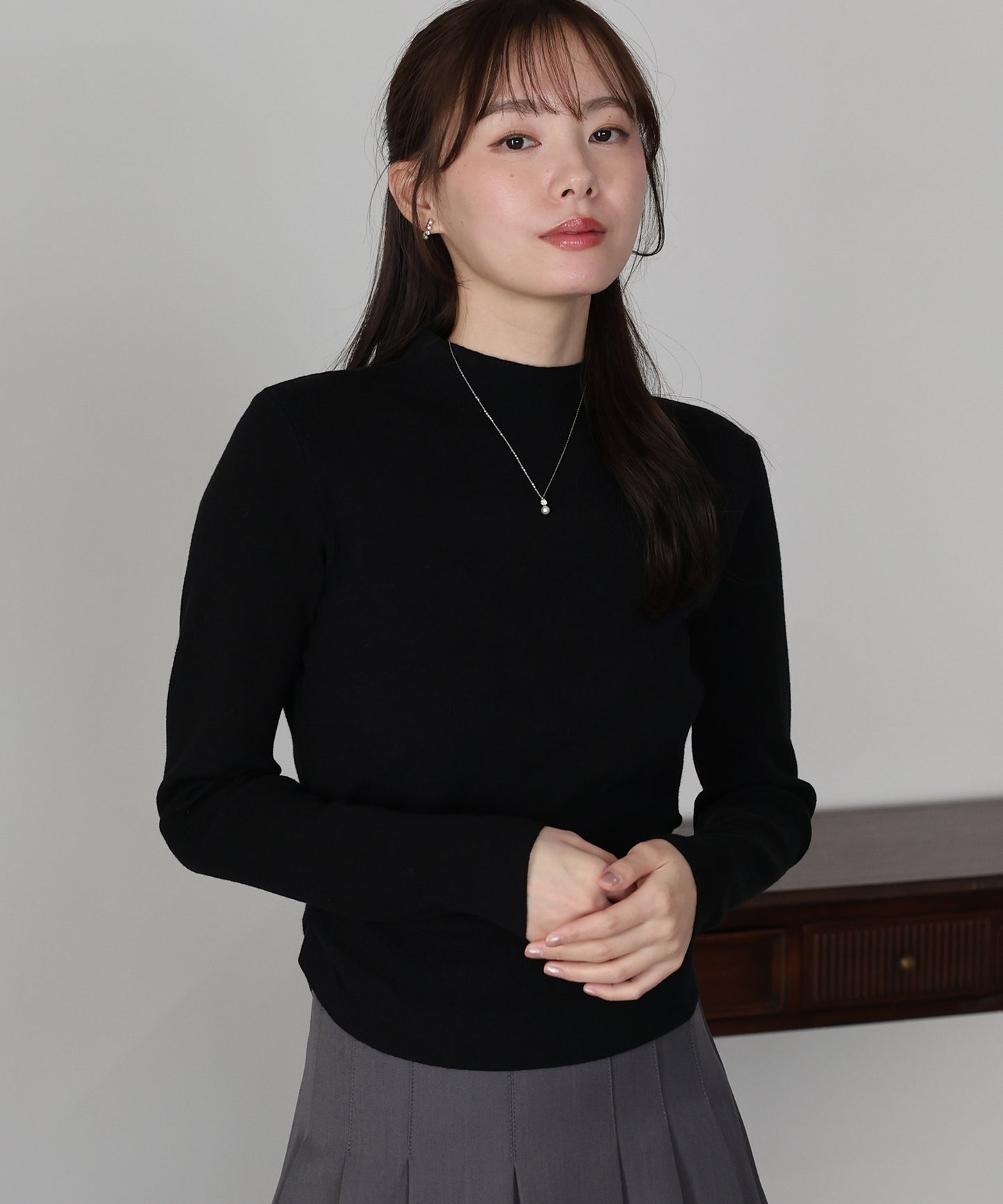 【早割5％OFF】サイドタックハイネックニット