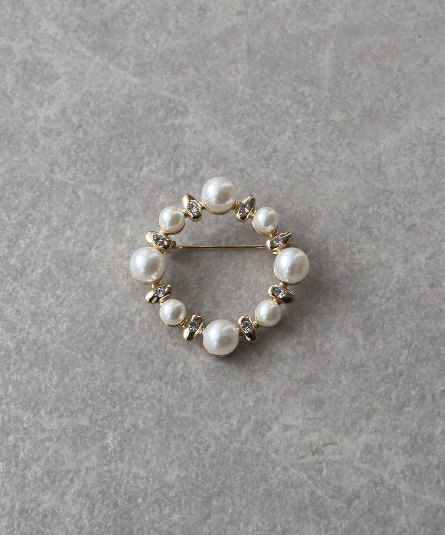 ビジュパールサークルブローチ【ネコポス】