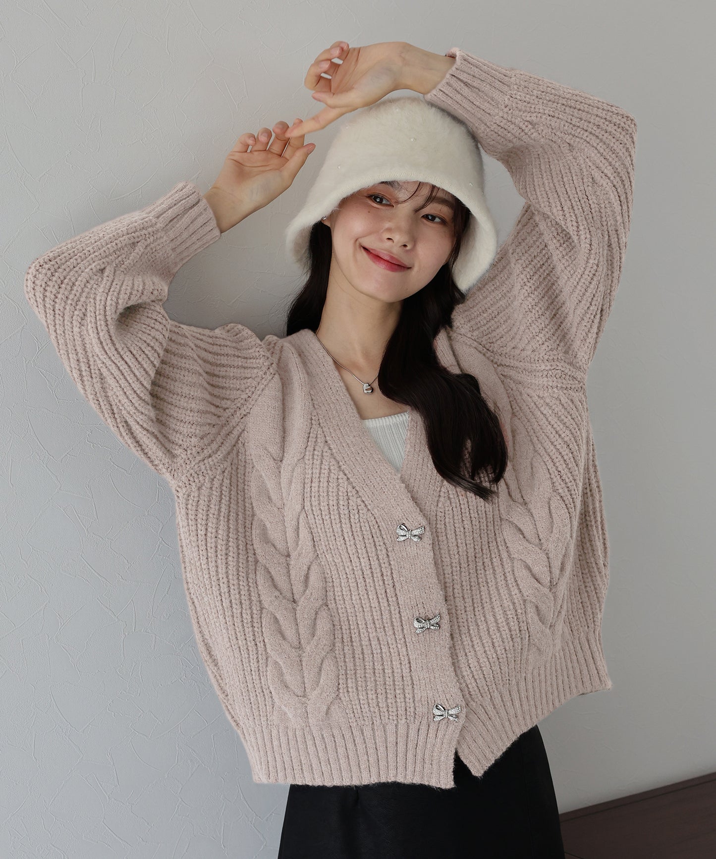 ビジューリボンボタンカーディガン