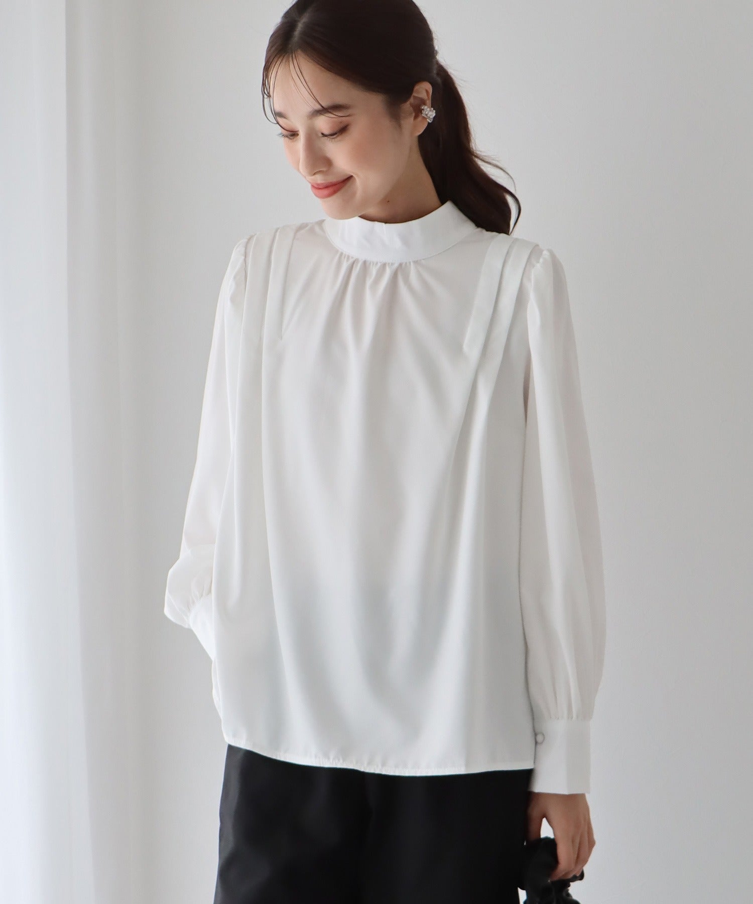 2wayスタンドカラーブラウス / 2way stand collar blouse-